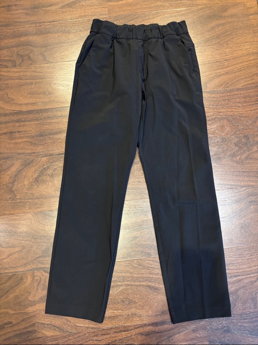 Vuori black pants - work or golf